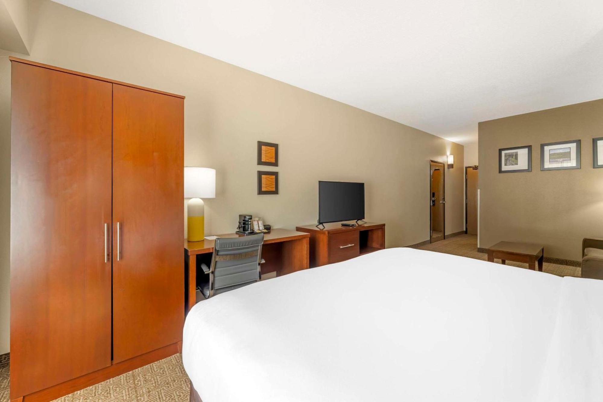 Comfort Suites Near Vancouver Mall Exterior foto