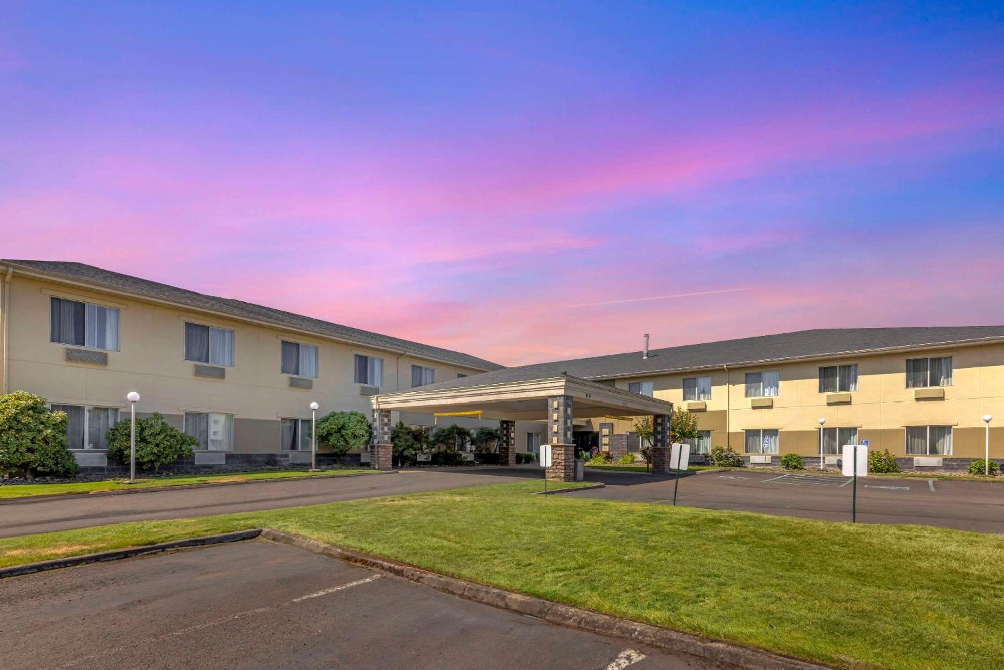 Comfort Suites Near Vancouver Mall Exterior foto