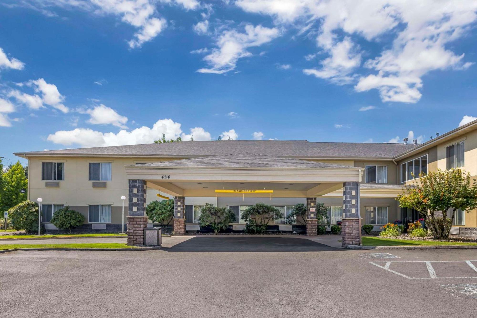 Comfort Suites Near Vancouver Mall Exterior foto
